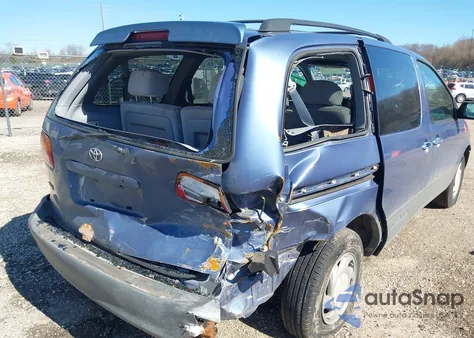 1998 Toyota Sienna Le from USA, damaged, VIN 4T3ZF13C6WU078675